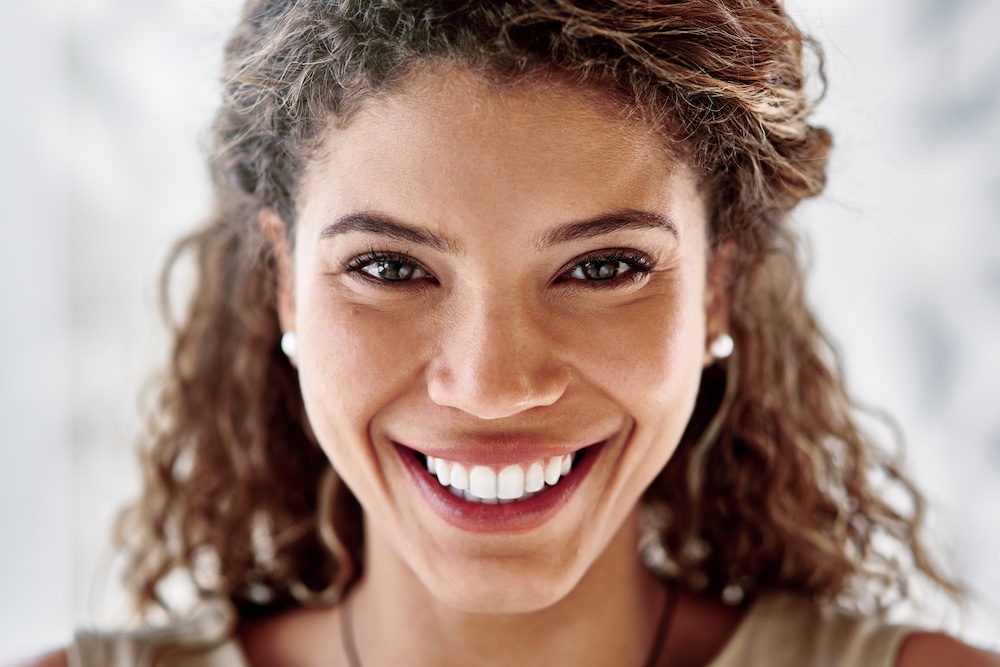 fixing chipped teeth in Glenview with cosmetic bonding
